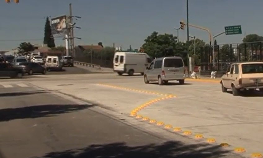 ¿Cómo llegar a Panamericana y Thames en San Isidro? Como llegar en Colectivo a Thames y Panamericana